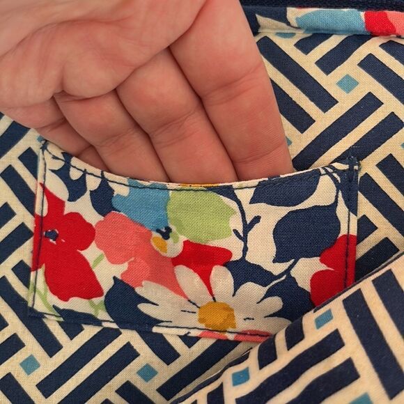 Vera Bradley Summer Cottage (Summer 2012) E- Reader Sleeve w/ Interior ID Slot - Picture 9 of 9